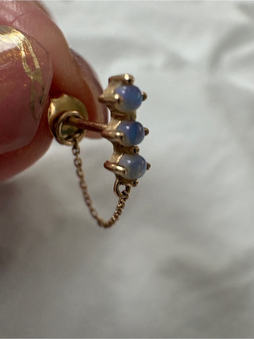 mejuri single trio opal chain stud 14k yellow gold (single earring) - Picture 10 of 14